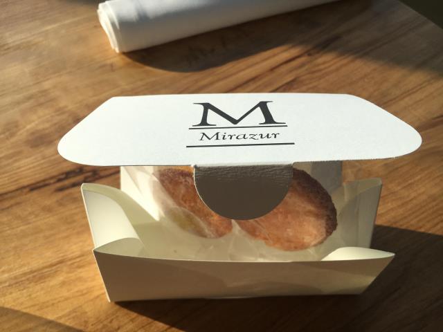Le coffret de mignardises offert aux clients du Mirazur au moment du départ