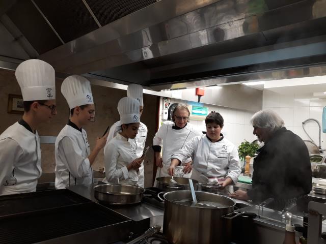 Les élèves ont cuisiné en présence d'Antonio Casella et Walter Bocchio