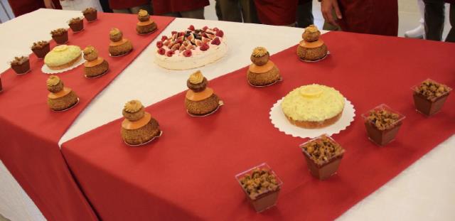 Cake au citron, religieuse au caramel par Arnaud Coutret