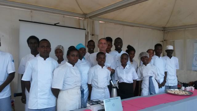 Les CAP cuisine et service du lycée de Kawéni ont assuré une dégustation des mets qu'ils ont produits