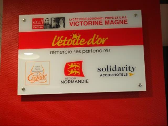 Le nom de « L'Etoile d'Or » est le nom du  journal que publiait la fondatrice de l'établissement, Victorine Magne