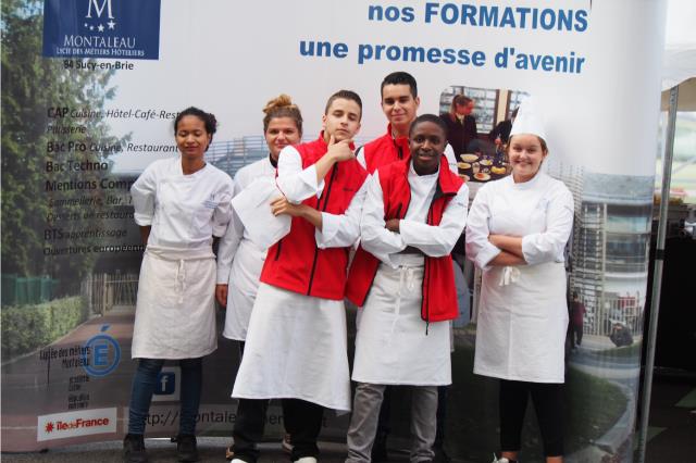 Terminale Technologique, Mentions complémentaires Bar et Cuisinier en désert de restaurant du lycée Montaleau au MIN de Rungis