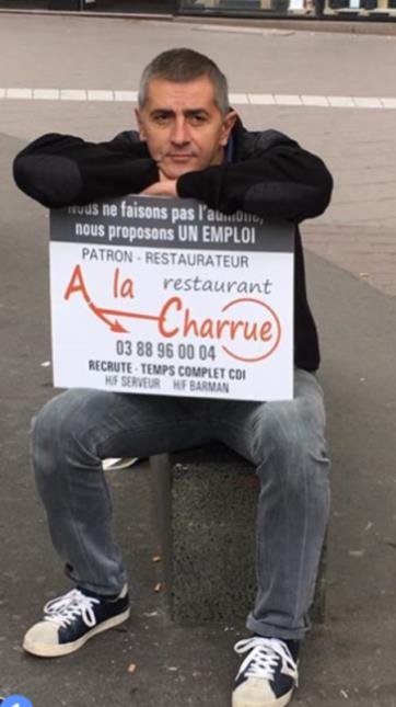 Le chef Giovanni Capone est descendu dans la rue pour trouver un serveur et un barman pour son restaurant.