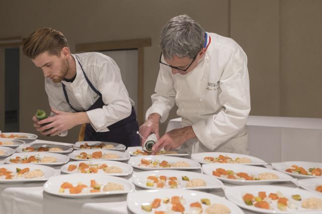Alain Lecossec, de l'Institut Paul Bocuse (à droite) et Thomas Pezeri.