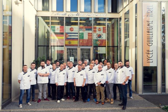 Les finalistes du trophée ORPEA davant le lycée Guillaume tirel