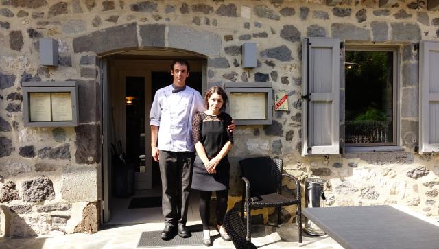 David Gémarin et Céline Crétois, devant leur restaurant la Rocade. « Avec Tripadvisor, on est prisonnier. On ne peut pas sortir du site et n'importe qui peut écrire n'importe quoi ».