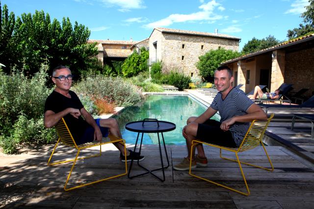 Guy Toullelan et Wouter Vandendriessche ont transformé un mas en hôtel de charme.