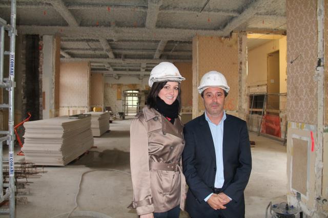 Maïté Giangrandi, directrice de l'hôtel, et Philippe Ménissier, directeur de la société d'exploitation, au milieu du chantier.