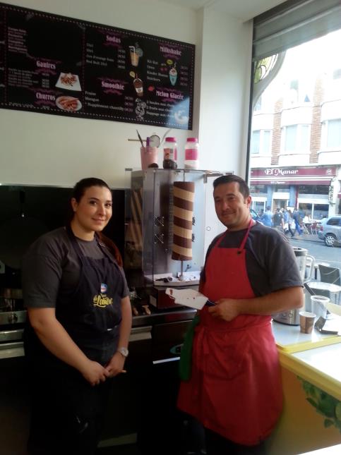 Fatma Guven et son frère, gérants du Coco Kebab La Crêpe Royale de Lille.