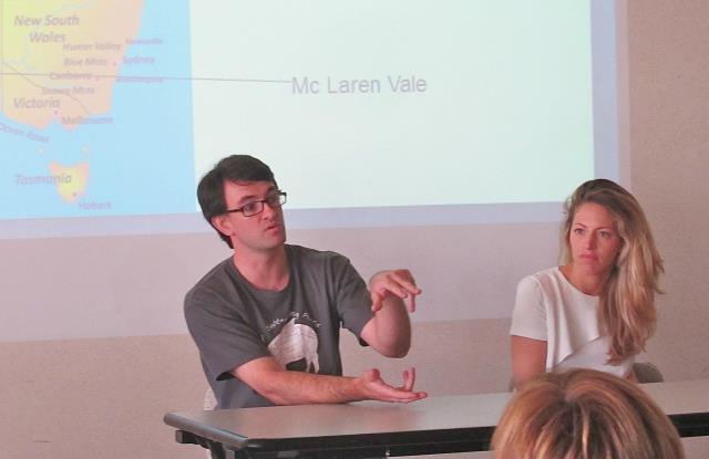 Le chef australien Luke Dolphin et son épouse française Laetitia ont été invités à échanger au lycée hôtelier Biarritz Atlantique.
