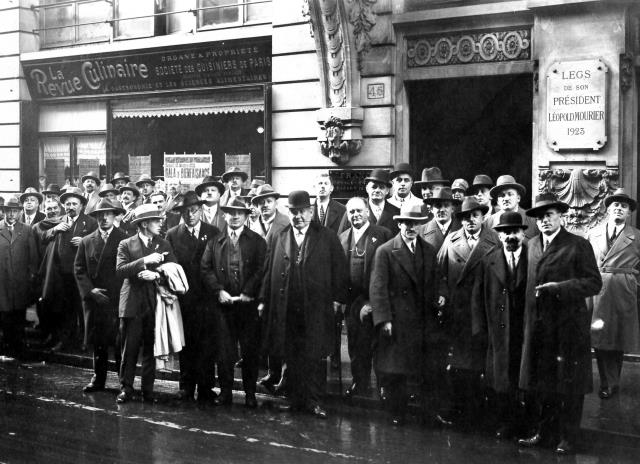 1928