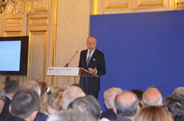 Laurent Fabius a présidé la première Conférence annuelle du tourisme. Le ministre a été très applaudi en clôture.