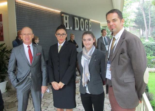 De gauche à droite : Joseph Le Gal Directeur du Lycée des Métiers Sainte-Anne, Marion Cavallaro Médaille d'Argent, Marion Balouin Médaille d'Or, Stéphane Conor Professeur de Cuisine.