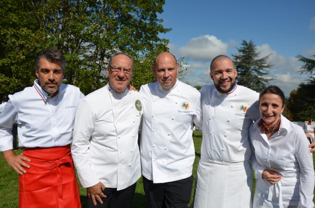 De g à d : Nicolas Bernardé, MOF et ancien pâtissier du Quai d'Orsay, Vaussion, Thierry Charrier, Jérôme Gomez et Anne-Sophie Pic.