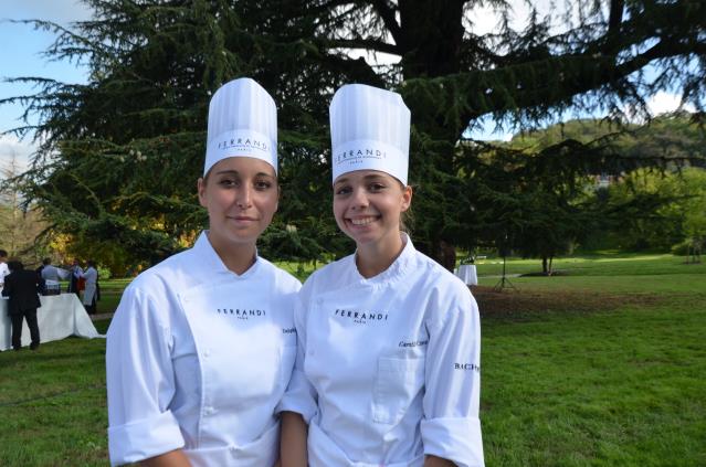 Moment d'exception aussi pour Delphine Grillon et Camille Ciora élèves en Bachelor à Ferrandi.