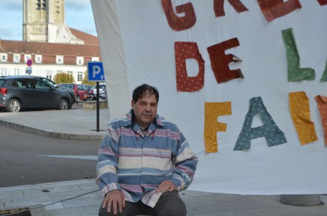 4ème jour de grève de la faim pour le cafetier et restaurateur, Daniel Seydan, jeudi 29 octobre.