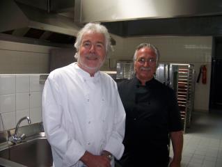 Le lauréat Jean-Paul Merle (à gauche) et Jean-Jacques Daluz, professeur de cuisine au lycée...