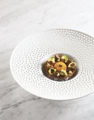 Oeuf fermier d'Île-de-France, jaune tiede acidule/asperge verte/morille