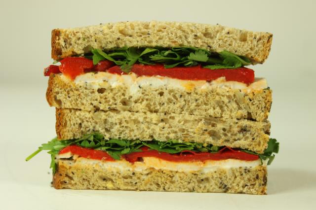 Sandwich Bloomer poivrons marinés chez Prêt à Manger