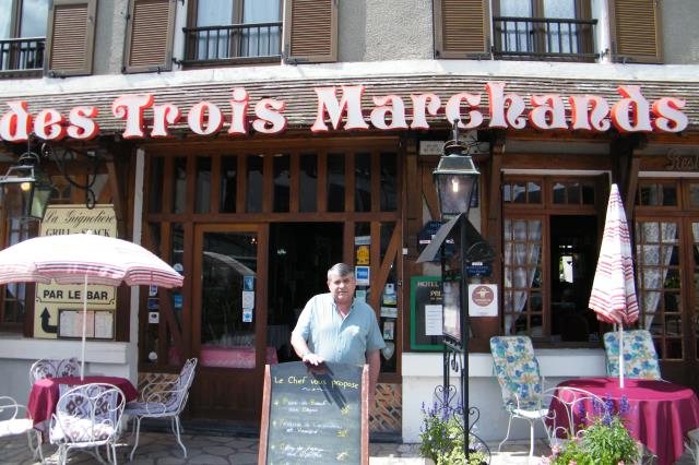 Jean Jacques Bricault, Trois Marchands, Cour Cheverny