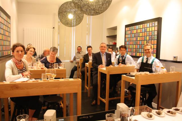 Un atelier avec sommeliers et amateurs éclairés, emmené par la marque Dilmah.