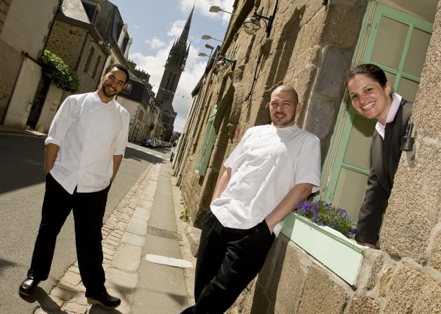 Brendan Moreul, Jérémie Le Calvez et Jessica Chelala vont tranquillement apprivoiser le terroir de Saint-Pol de Léon