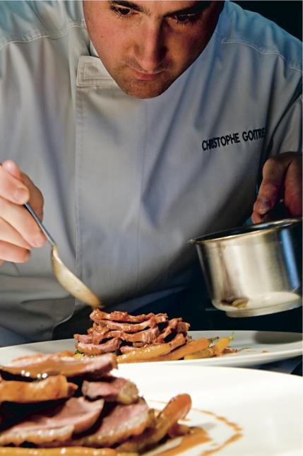 Parmi les 15 métiers qui vont le plus recruter en 2012, les cuisiniers arrivent en neuxième position.