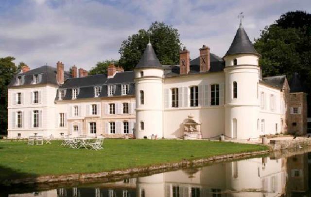 Le Château Saint Just comprend 150 chambres quatre étoiles.