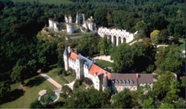 Avec un nouveau chef et un nouveau directeur, le Château de Fère cherche à retrouver ses heures de gloire.