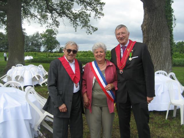 René Zakine, inspecteur honoraire de l'agriculture, Nicole Robert , maire de Toury-sur-Jour et André Fournet.