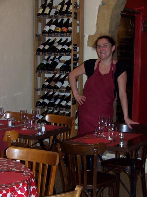 Cécile Ducroux vit de ses deux passions : la cuisine et le vin