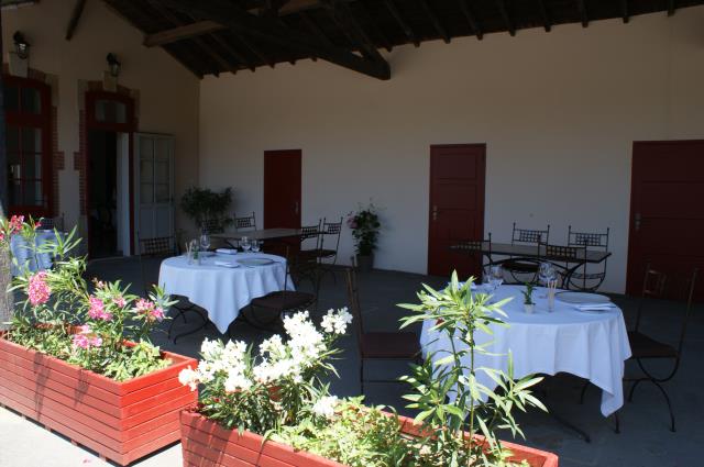 Le préau est devenue la terrasse