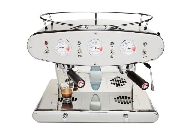 La X2, un système à capsules pour les professionnels signé illy.