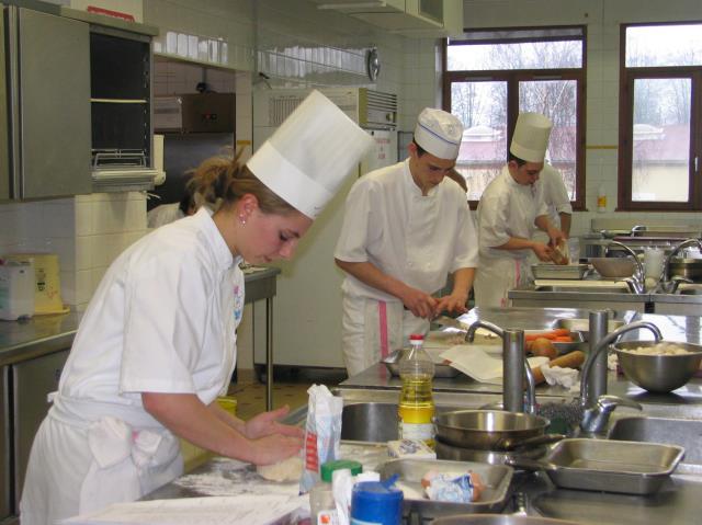 Avec 366 apprentis, la filière de formation par apprentissage de hôtellerie restauration  est la plus representée au CFA La Noue.
