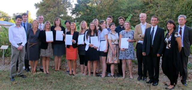 Lycée de Gascogne : premiers diplomés en licence professionnelle oenotourisme aux côtés des partenaires et des enseignants dont Françoise Gaillat, professeur-responsable pedagogique de la licence