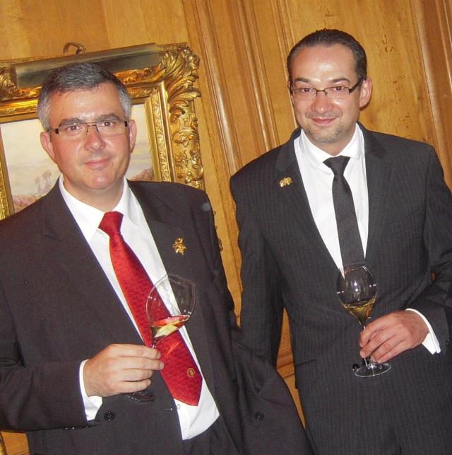 Frédéric Bouché (à gauche) et Philippe Jamesse, chefs sommeliers (établissements deux étoiles Michelin) ont résumé leur parcours et présenté leur métier.