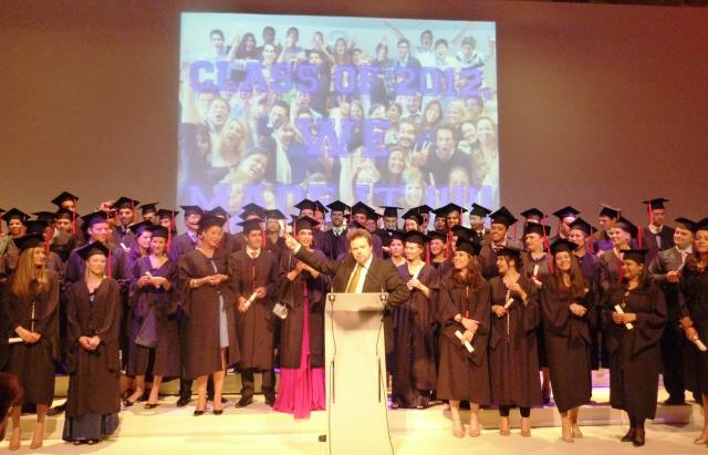 Les 61 61 étudiants en MBA in Hospitality Management (IMHI) de la grande école de commerce ESSEC, le 26 juillet, dans les salons de l'hôtel de Salomon de Rothschild à Paris (VIIIe).