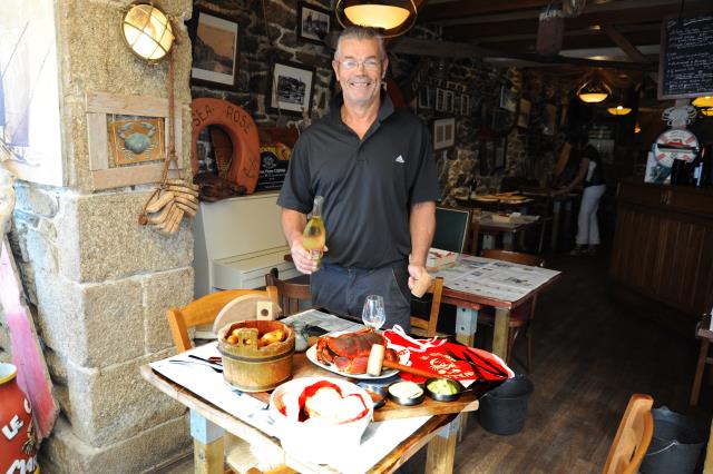 Pierre Cosmao dans son restaurant de Brest