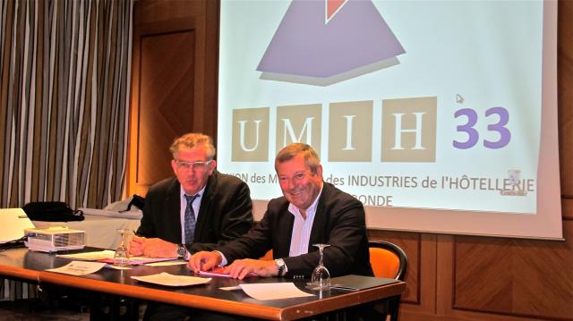 Bordeaux, hôtel Burdigala : conférence de presse  du 18 septembre : A la tribune Roland Héguy ( à droite) président confédéral de l'Umih et Jean-Paul Manenc, président de l'Umih Gironde