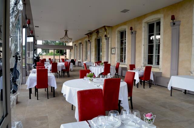 Le restaurant possède 500 m2 au rez-de-chaussée qui seront 'à termes tous exploités'. Ici, l'orangerie qui accueille 40 couverts.