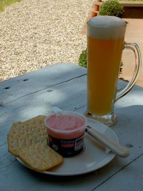 Avec une bière blanche, proposez un pot de tarama et quelques crackers salés.