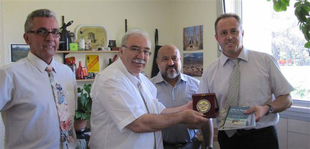 De gauche à droite : Daniel CRUZ, formateur ICF HR, messieurs GACEM et JERBI de la délégation tunisienne, et Dominique CRAYSSAC, directeur de l'ICF HR.