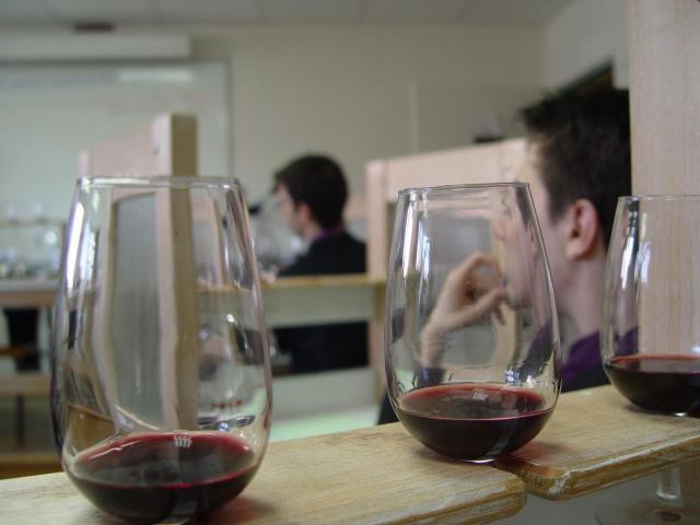 Cours de sommellerie au lycée de Chamalières. (Image d'archive)
