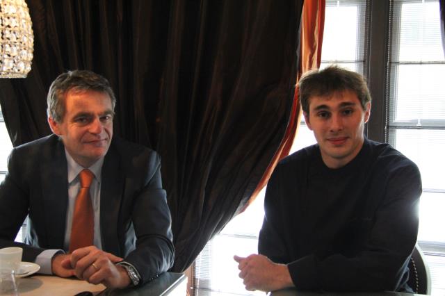 M. Dominique Ruchaud à gauche avec le chef du Keller, M. Vincent Boucher.