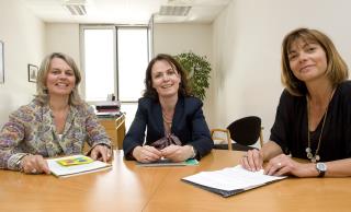 Isabelle Laperche (à gauche) et son équipe prend en charge un poste stratégique au sein de la...