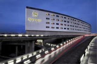 L'hôtel Sheraton Paris aéroport Charles de Gaulle.