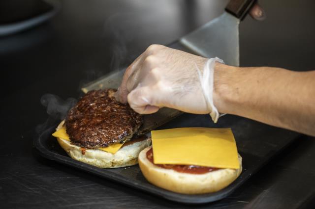 En livraison depuis les dark kitchens, le burger conserve sa place de best seller