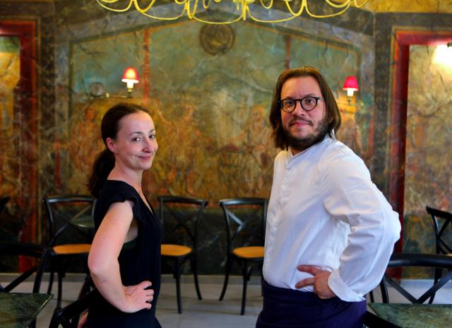 Laurence et Jérôme Faure ont opté pour une décoration inspirée de la Rome antique.