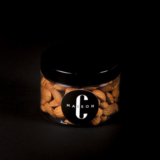 Les amandes peuvent se conserver plusieurs mois dans un endroit frais et sec.