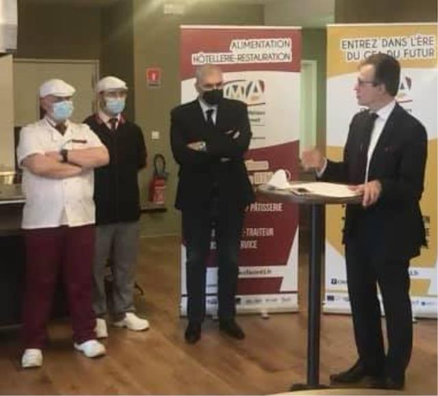 de droite à gauche : Gérard Gautier, Jérôme Kohn, Fabien Migeon, un apprenti